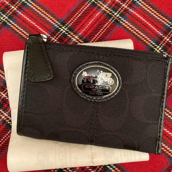 Women’s Coach Legacy Bag and FREE Coach wallet - Picture 9 of 9